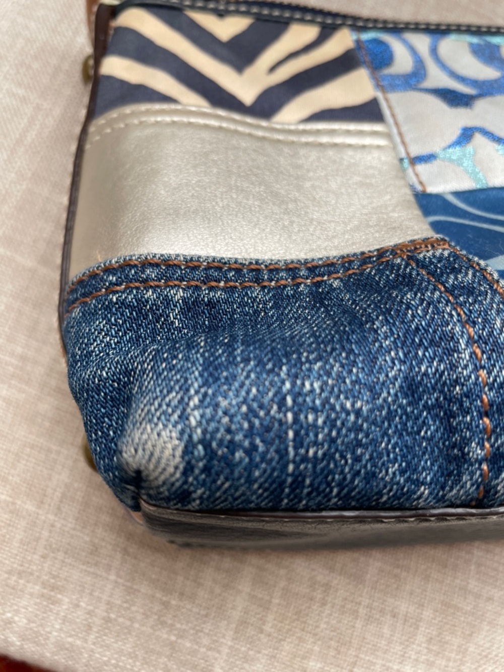 Small Coach bag with patchwork design - Picture 11 of 12